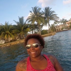 Meet your Posher, Nicole